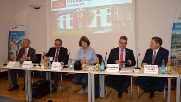 Pressekonferenz in Dillenburg