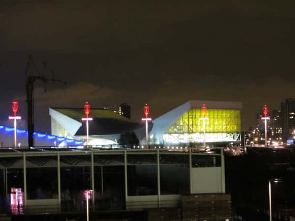 Olympiapark bei Nacht